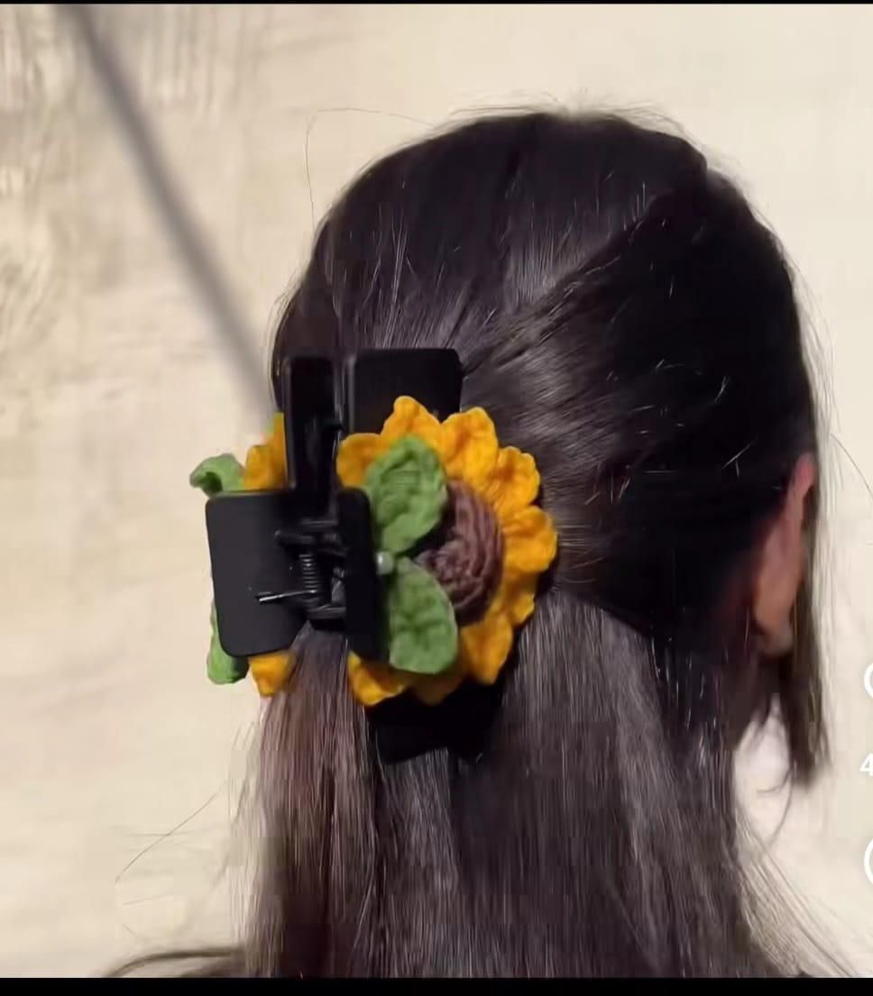 Radiant Sunflower Hair Clutcher
