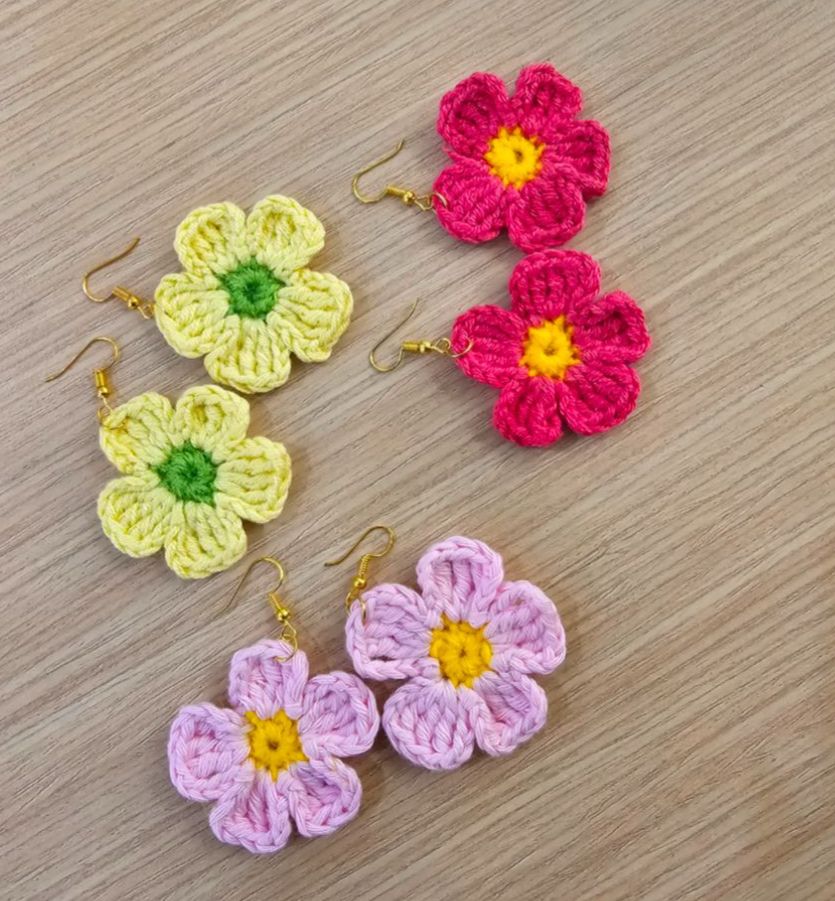 Daisy Dangles – Bloom with Every Wear!