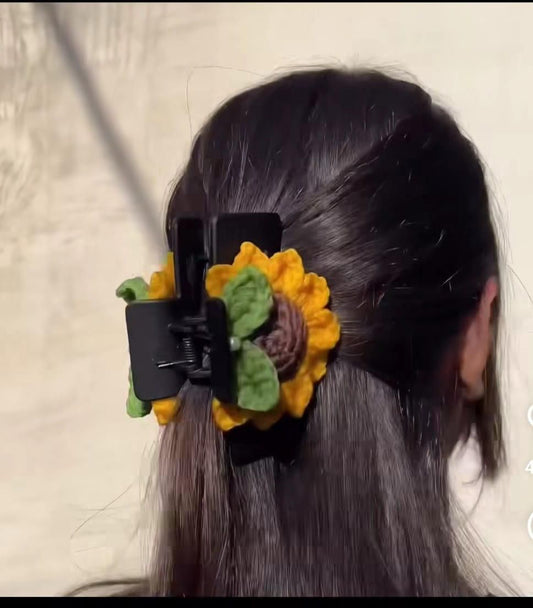 Radiant Sunflower Hair Clutcher