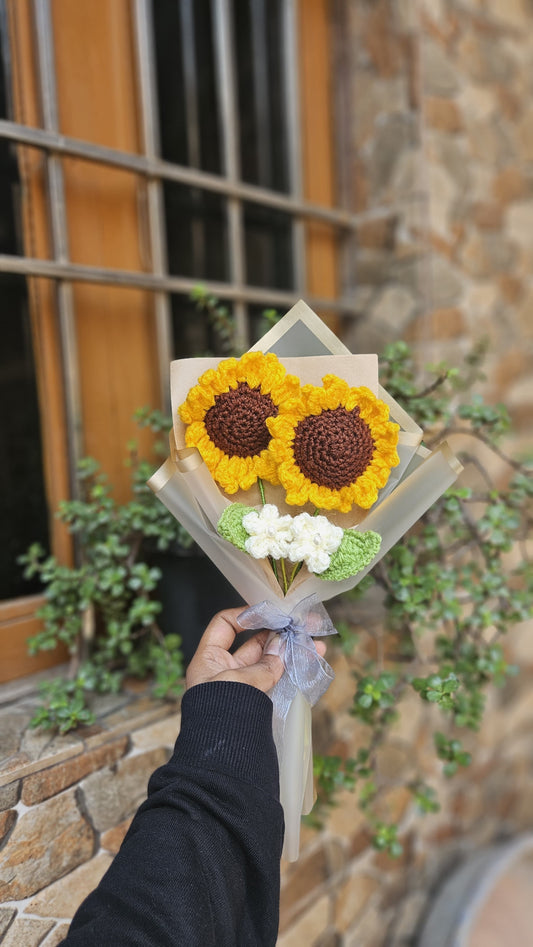 Handmade Crochet Sunflower Bouquet with White Mini Flowers – Eternal Sunshine Floral Arrangement